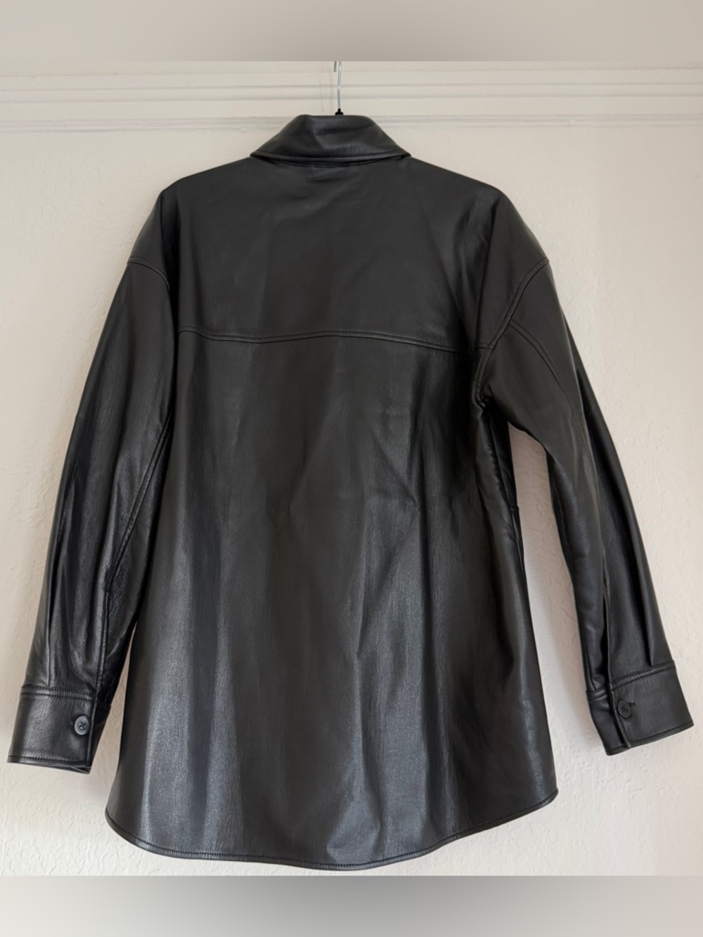 Aritzia Babaton Pelli Shirt Jacket in Black. Size Small - Picture 5 of 8
